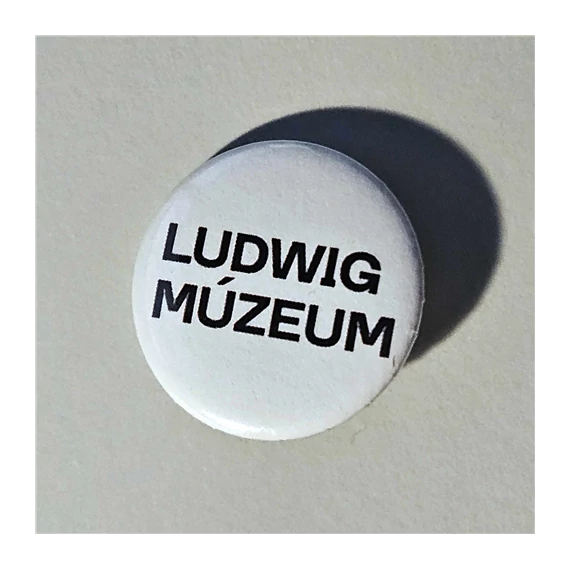 Ludwig Múzeum nagy kitűző